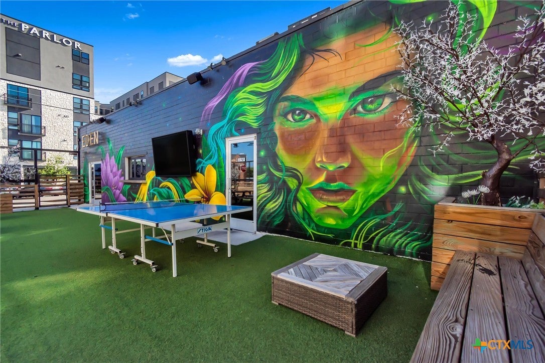 206 W San Antonio Street A