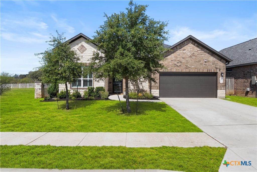 Photo of 604 Academy Oaks Drive, San Marcos, TX 78666 (MLS # 593860)
