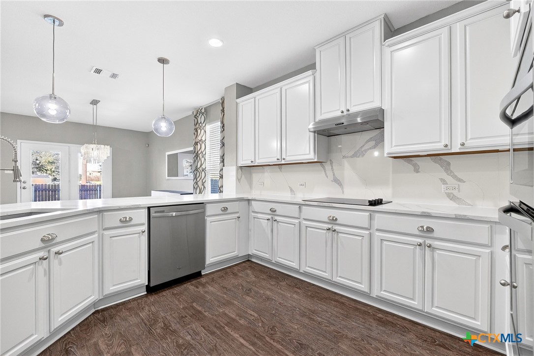 9012 Lonesome Oak Drive