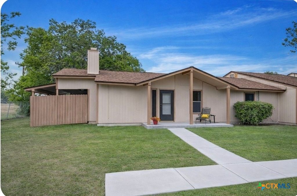 Photo of 1051 Country Club Drive #20, Seguin, TX 78155 (MLS # 610021)