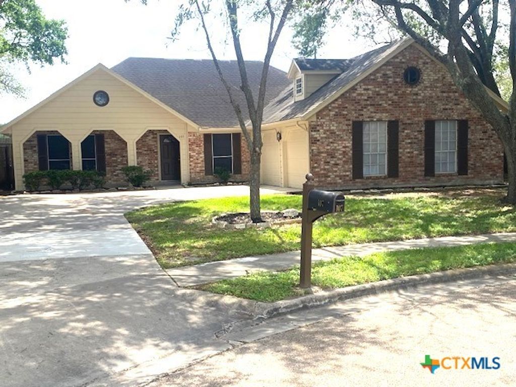 Photo of 107 Bramble Bush Lane, Victoria, TX 77904 (MLS # 611091)