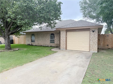 Photo of 3607 Crescent Drive, Killeen, TX 76543 (MLS # 619682)