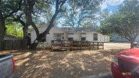 Photo of 502 Mitchell Street, Belton, TX 76513 (MLS # 627198)