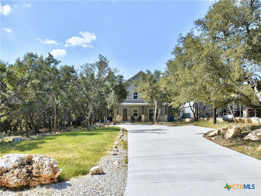 Photo of 660 Mockingbird Drive, Canyon Lake, TX 78133 (MLS # 606073)