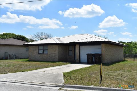 Photo of 304 Meadow Drive, Marion, TX 78124 (MLS # 608336)