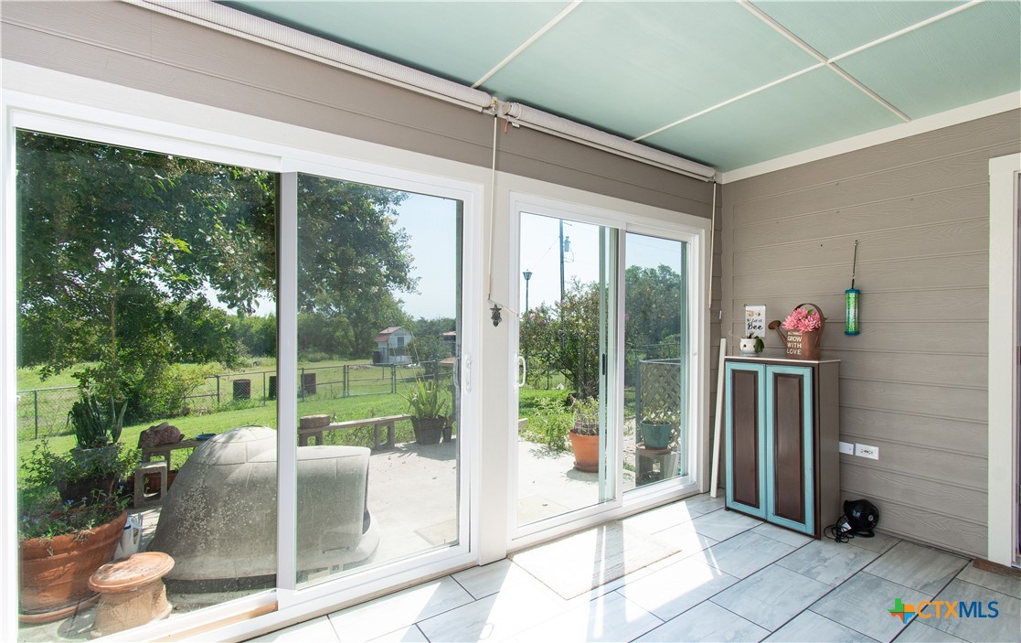 3385 Cottonwood Creek Road