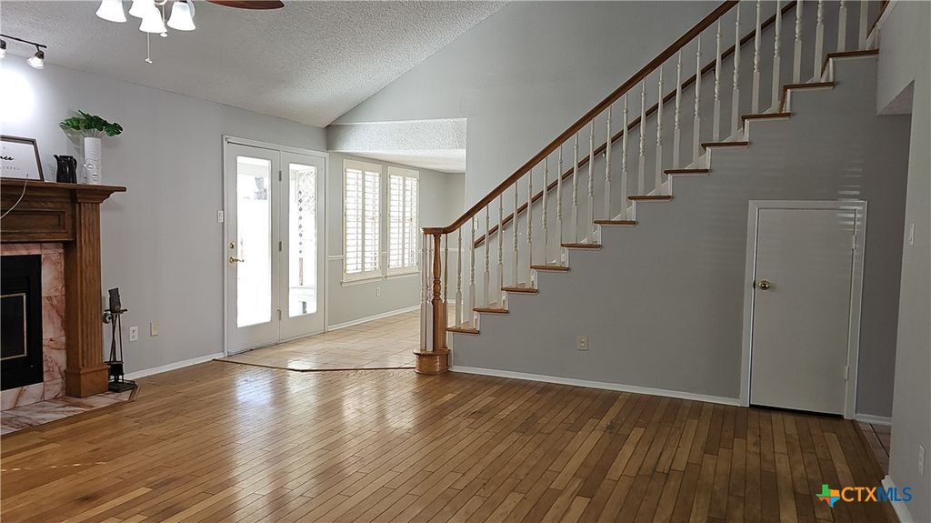 listing image 0