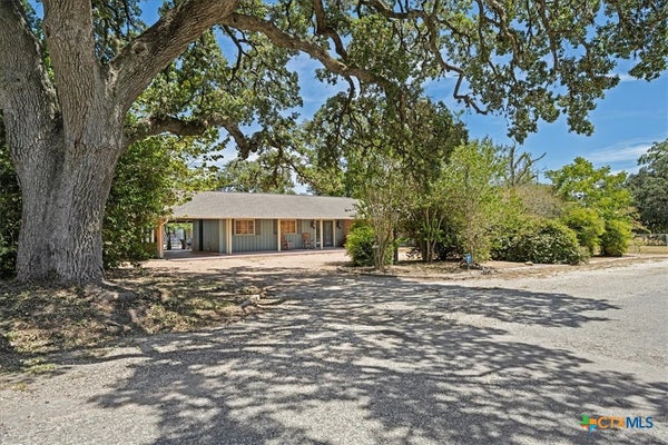 221 E 9TH ST, FLATONIA, TX 78941 - Image 472436ee605008fb527562d75bdc2c0e/291006366