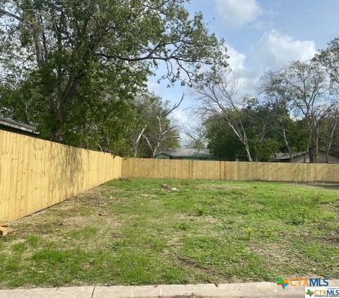 903 Liberty Avenue Seguin TX 78155