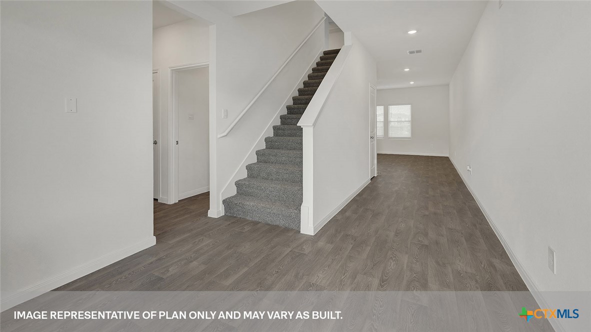 215 LAS LOMAS Street