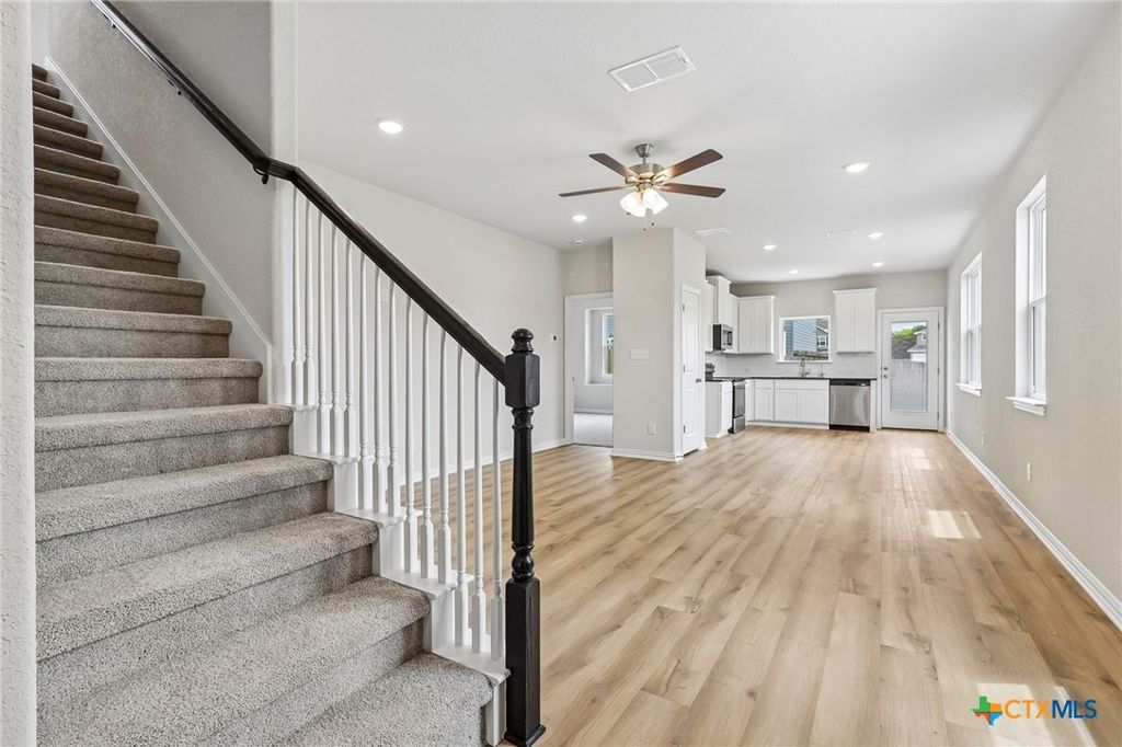Photo of 868 Casetta Trail, New Braunfels, TX 78130 (MLS # 612045)
