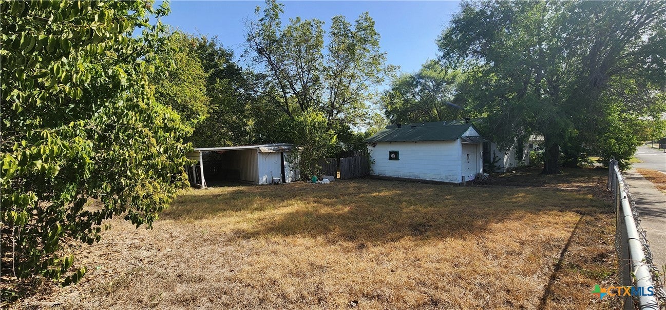 707 W Kern Road