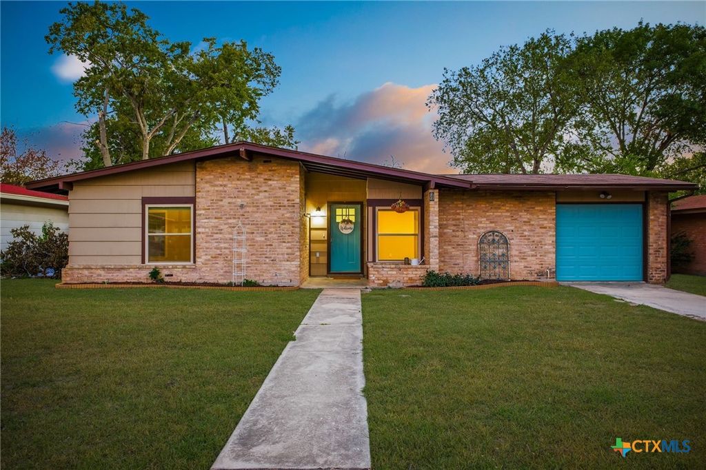 Photo of 534 Cicero Drive, San Antonio, TX 78218 (MLS # 597946)