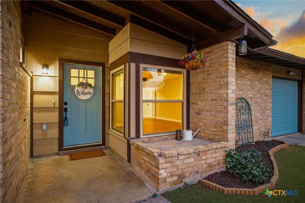 Photo of 534 Cicero Drive, San Antonio, TX 78218 (MLS # 597946)