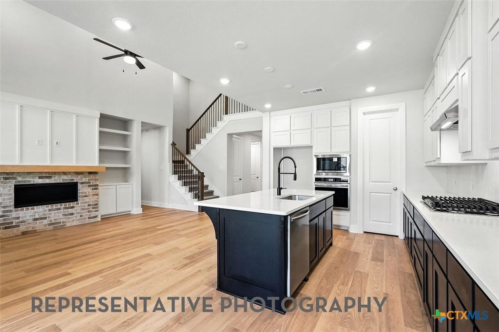 Photo of 8905 Turaco Trail, Austin, TX 78744 (MLS # 610379)