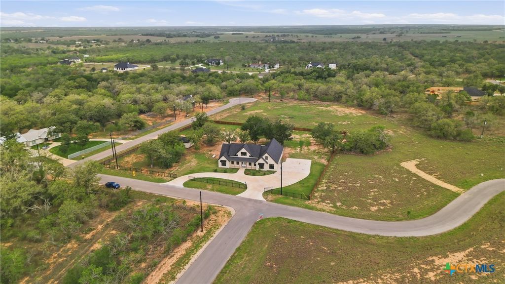 Photo of 1 Post Oak Street, Gonzales, TX 78629 (MLS # 610879)