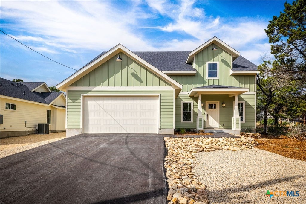 Photo of 1672 Hillcrest Forest, Canyon Lake, TX 78133 (MLS # 601805)
