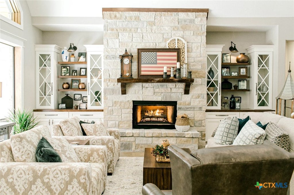 Photo of 322 Lookout Ridge, New Braunfels, TX 78132 (MLS # 589426)