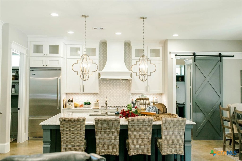 Photo of 322 Lookout Ridge, New Braunfels, TX 78132 (MLS # 589426)