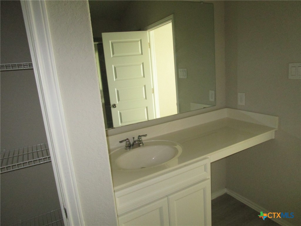 New Braunfels, Texas 78130, United States, 3 Bedrooms Bedrooms, ,2 BathroomsBathrooms,Residential,Active,43365