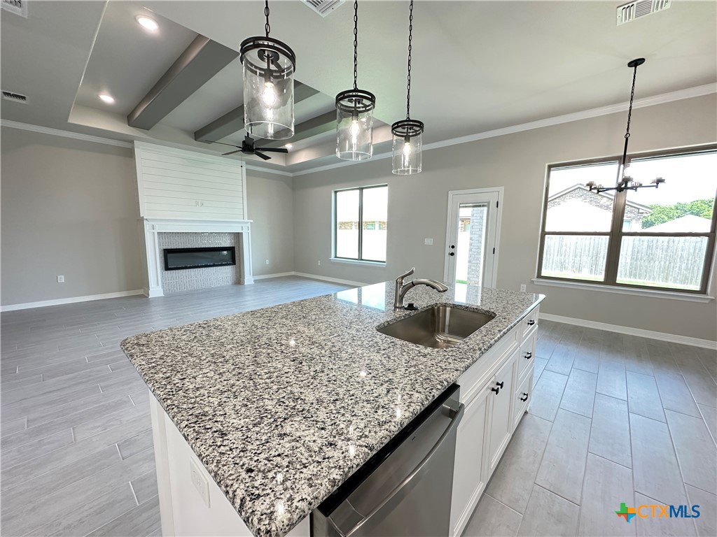 405 Magnolia