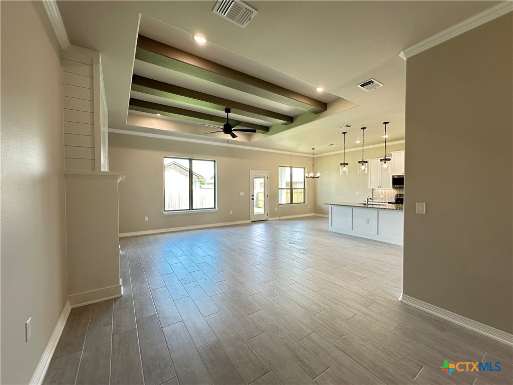 405 Magnolia