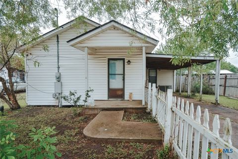 Photo of 113 Barbara Street, Victoria, TX 77901 (MLS # 612652)