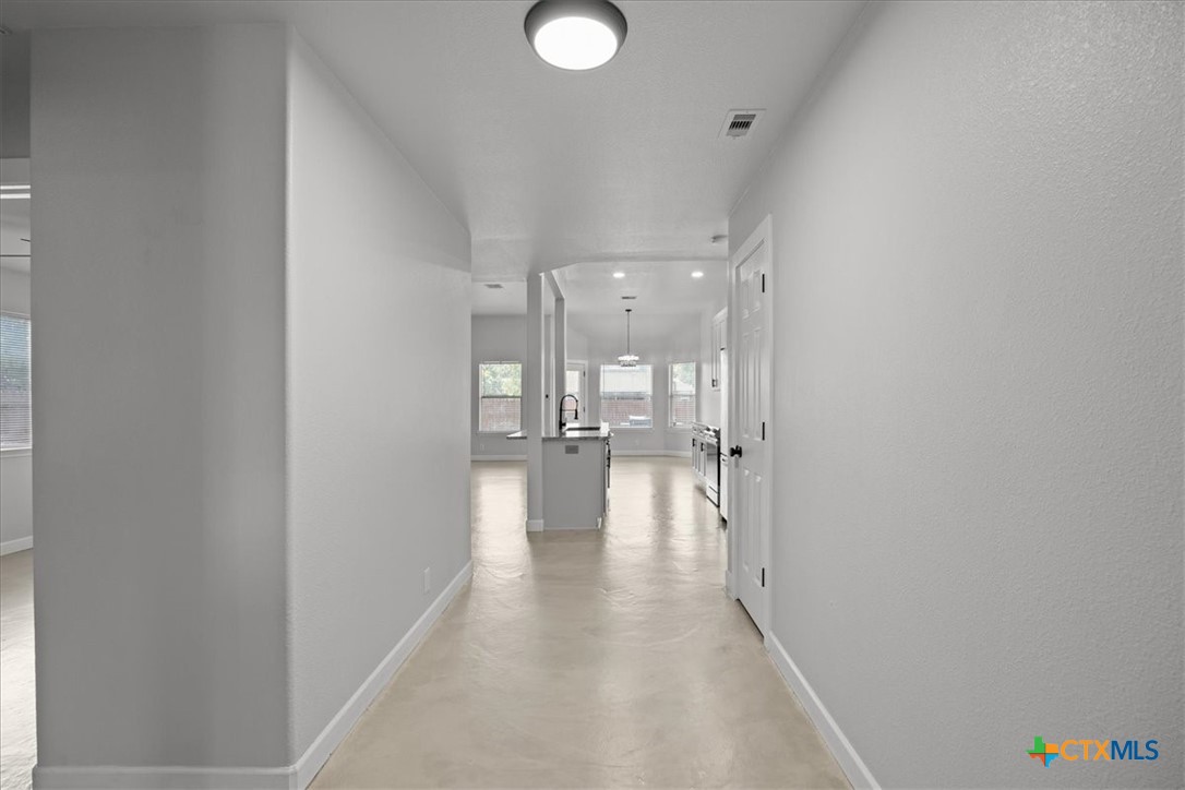 506 Roadrunner Avenue