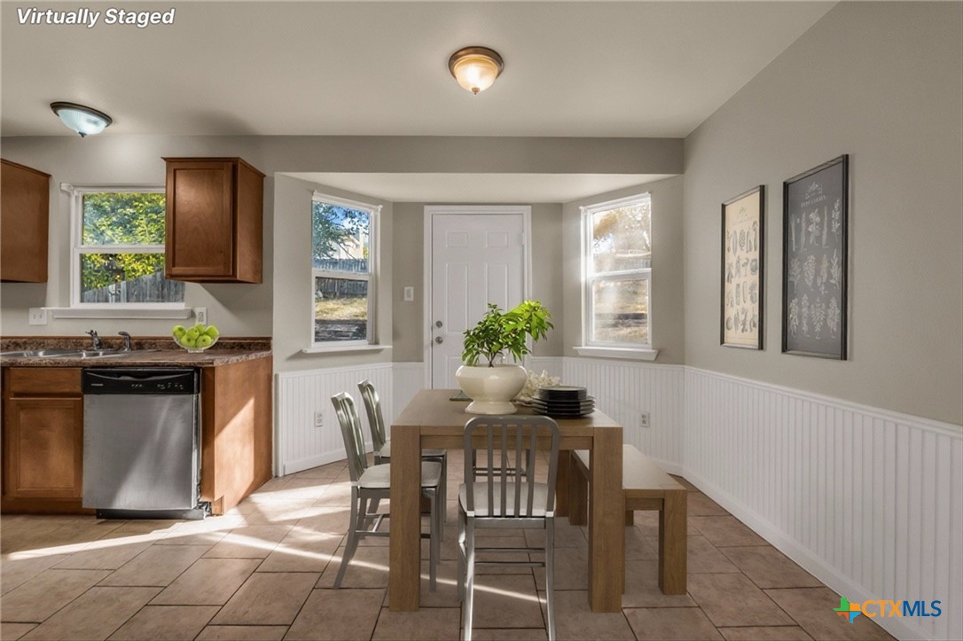 5326 Trailview Drive