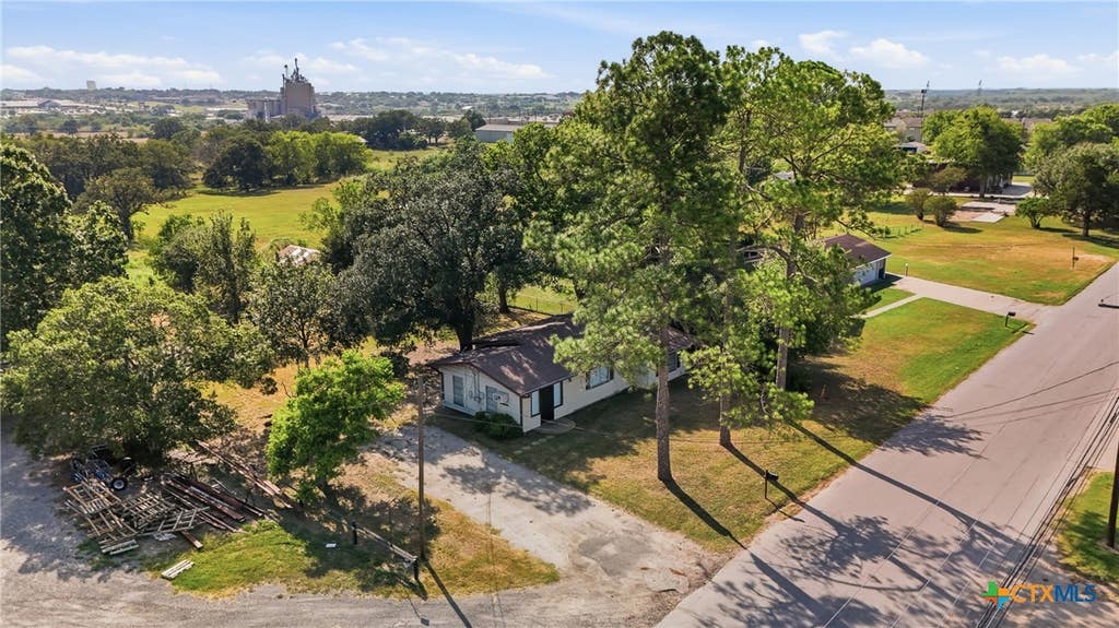 Photo of 1603 Seydler Street, Gonzales, TX 78629 (MLS # 621354)
