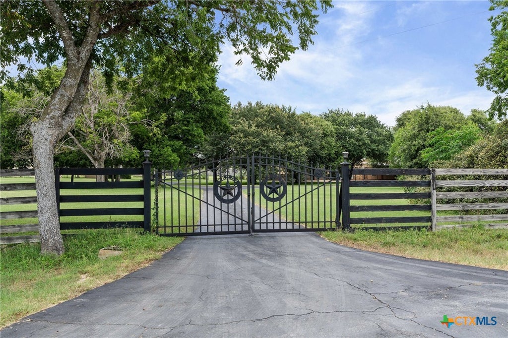 Photo of 6050 Epperson Road, Temple, TX 76504 (MLS # 617159)