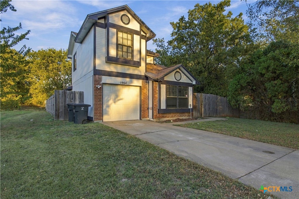 Photo of 1904 Dickens Drive, Killeen, TX 76543 (MLS # 628381)