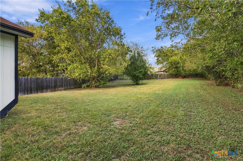 Photo of 1904 Dickens Drive, Killeen, TX 76543 (MLS # 628381)