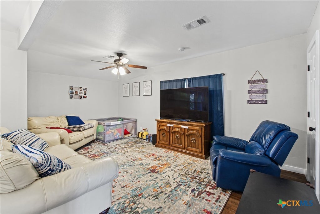 Photo of 605 S Summer Street, Lampasas, TX 76550 (MLS # 627346)