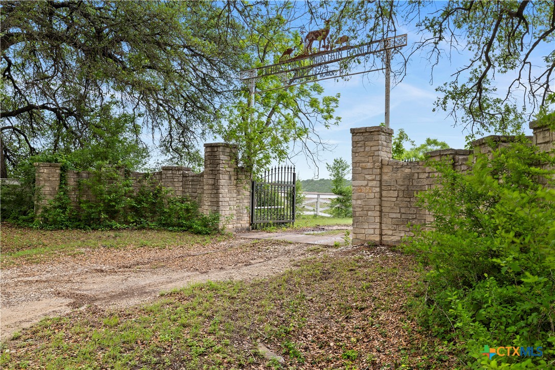 902 County Road 327