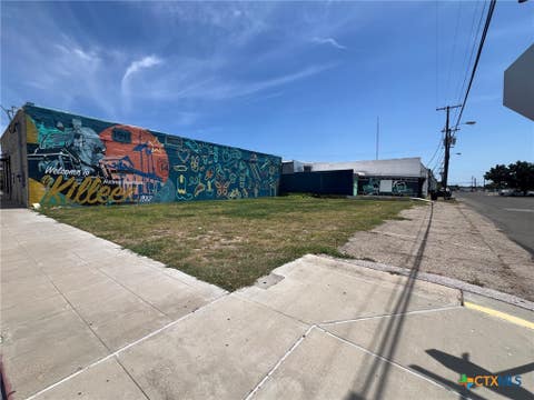 Photo of 200 N Gray Street, Killeen, TX 76541 (MLS # 622031)