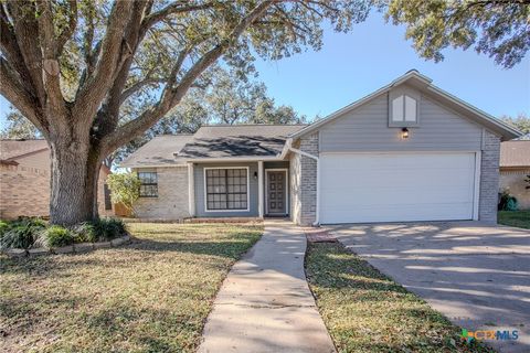 Photo of 508 Queenswood Trail, Victoria, TX 77901 (MLS # 601737)