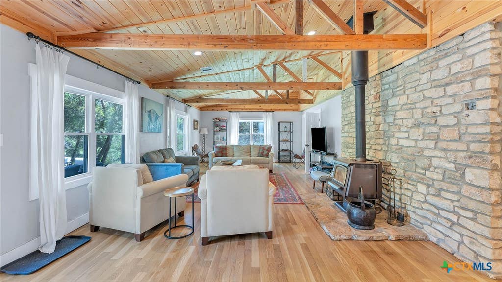 Photo of 606 Deer Lake Cove, Wimberley, TX 78676 (MLS # 605256)