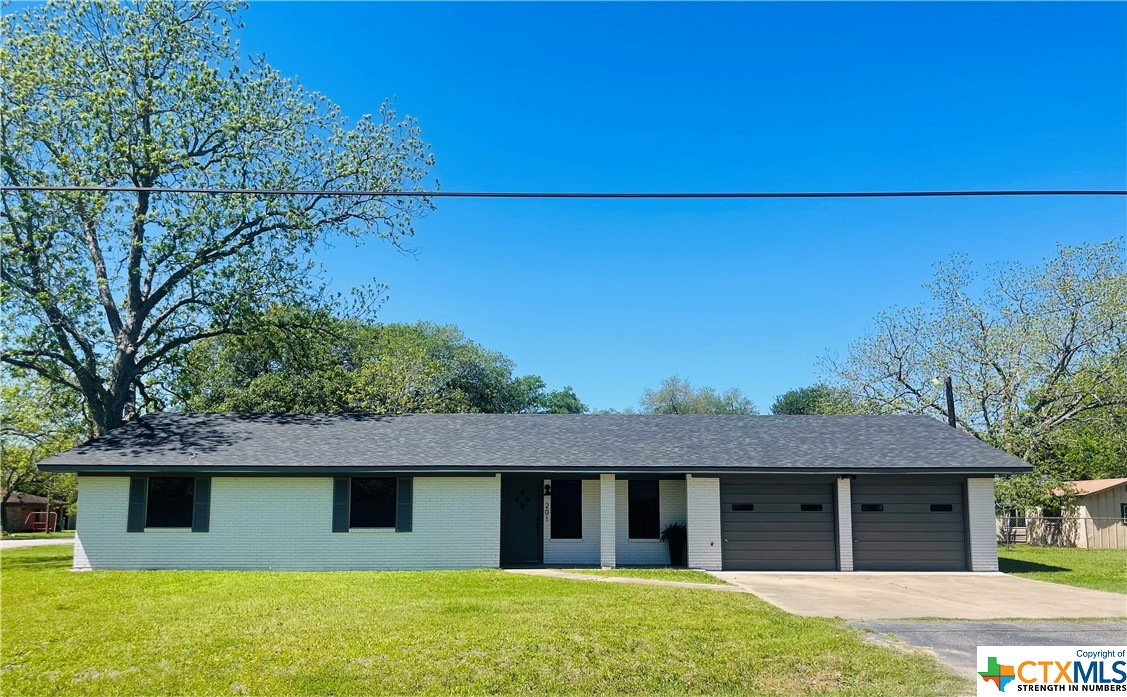 View Moulton, TX 77975 house