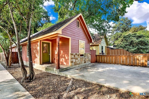 Photo of 301 Armstrong Street, San Marcos, TX 78666 (MLS # 623861)