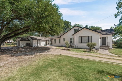 Photo of 1707 N Travis Avenue, Cameron, TX 76520 (MLS # 619282)