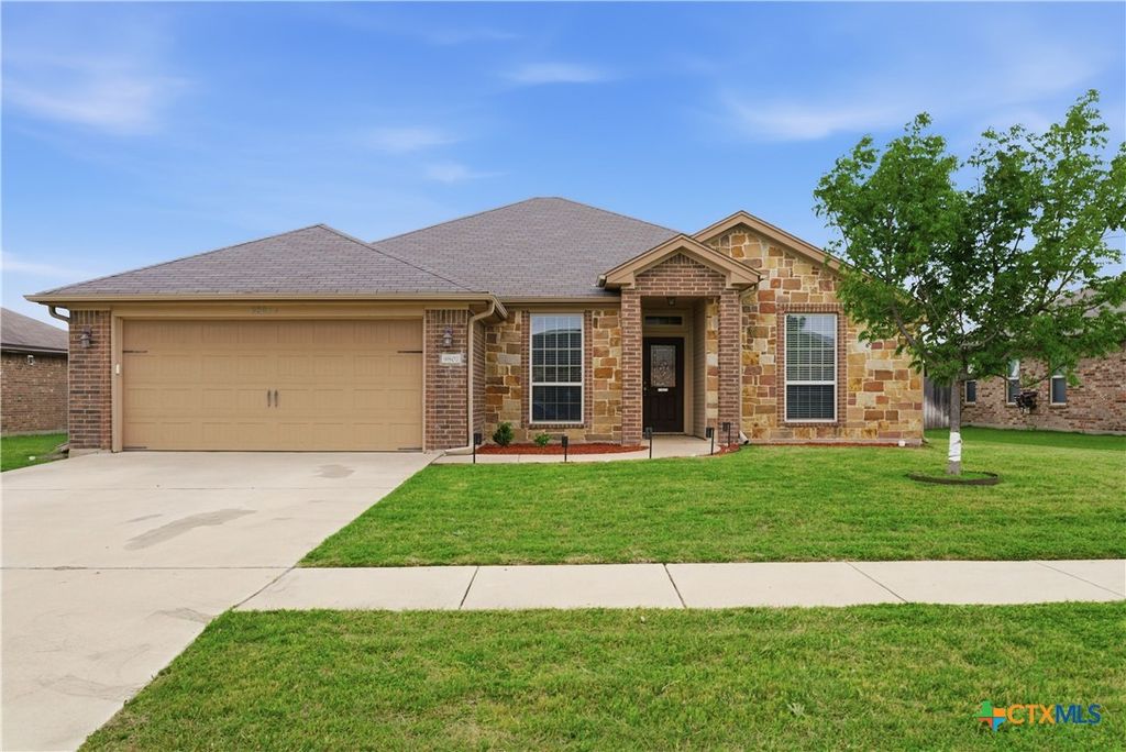 Photo of 9807 Kaitlyn Drive, Killeen, TX 76542 (MLS # 611190)