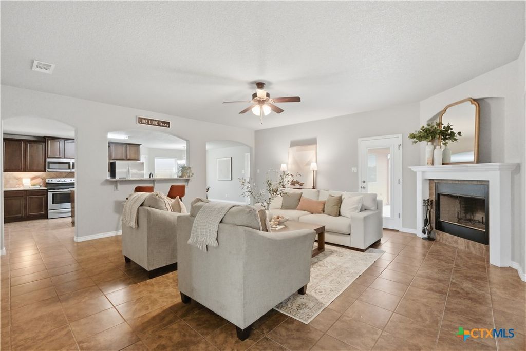 Photo of 9807 Kaitlyn Drive, Killeen, TX 76542 (MLS # 611190)