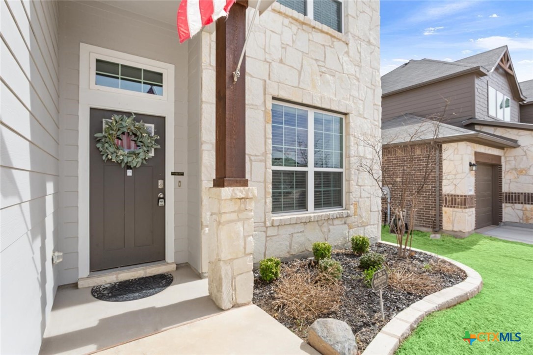 2004 Stillwell Street