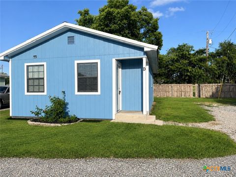 Photo of 661 W Austin Street #D, Luling, TX 78648 (MLS # 616751)