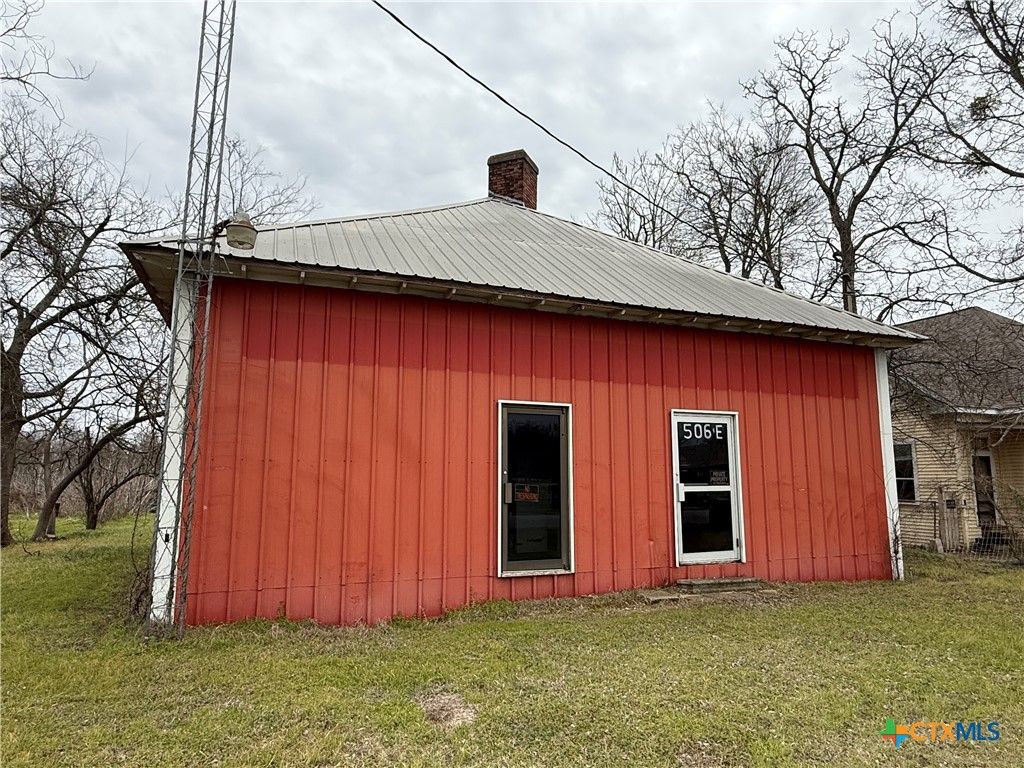 listing image 0