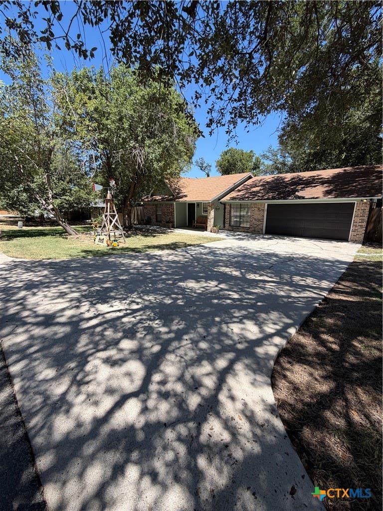 Photo of 3020 Oakwood Drive, Harker Heights, TX 76548 (MLS # 622895)