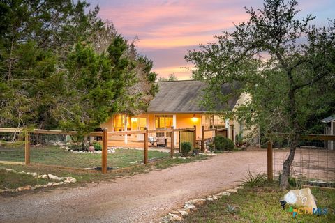 Photo of 360 Morgan Court, Fischer, TX 78623 (MLS # 611205)