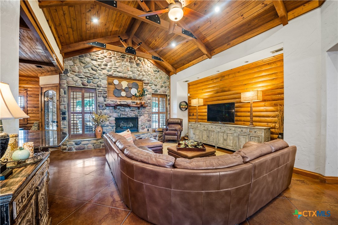 1400 County Road 320