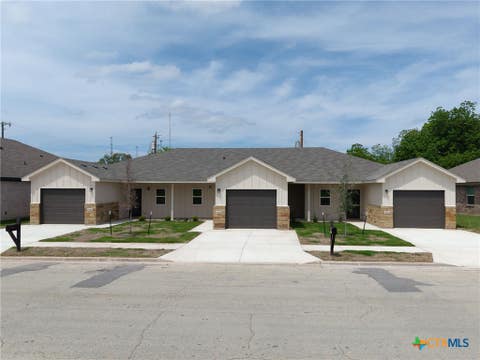 Photo of 406 W Avenue C, Copperas Cove, TX 76522 (MLS # 621377)